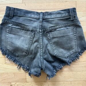 Super down cutoff denim shorts.